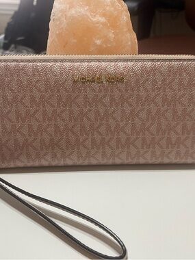 Michael Kors Rose Pink Signature Wristlet Clutch with Gold Logo